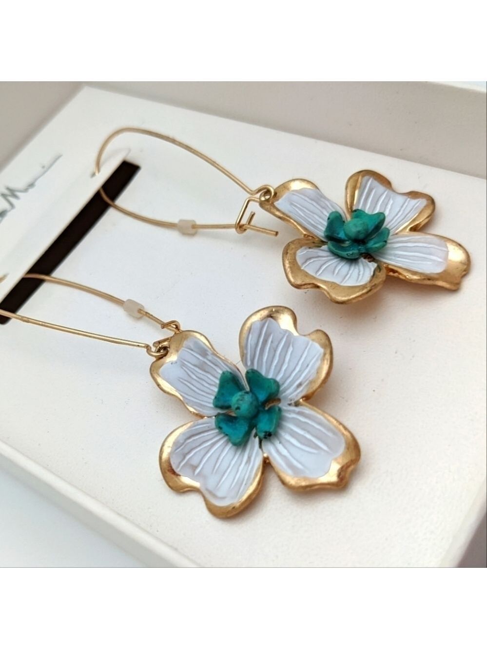 RLM SOHO 3D Floral Drop Earrings White Gold Patina Dangling - Picture 1 of 10